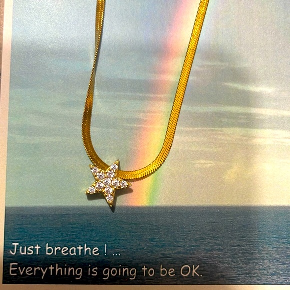 18k plated star necklace - Picture 2 of 2